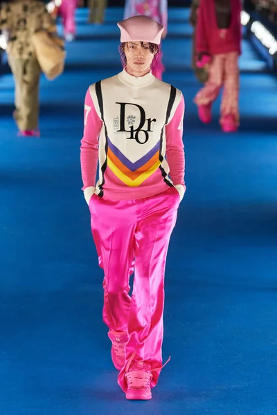 Look 28